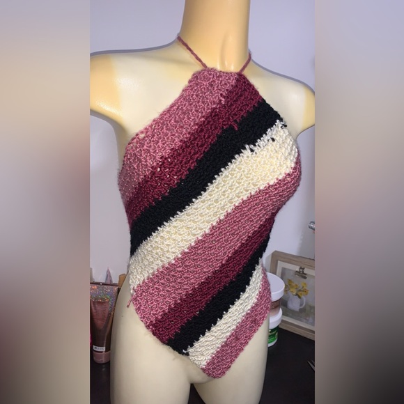 🥰🔥Y2K Halter Top🥰🔥 - Picture 4 of 5